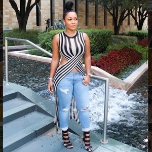 Hold me tight - Black/Gold - NWT metallic knit